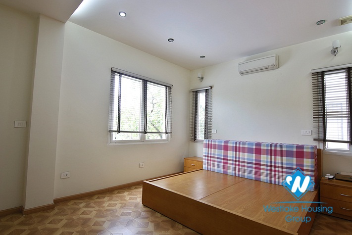 Affordable single detached villa for rent in Vinhomes Riverside, Hanoi